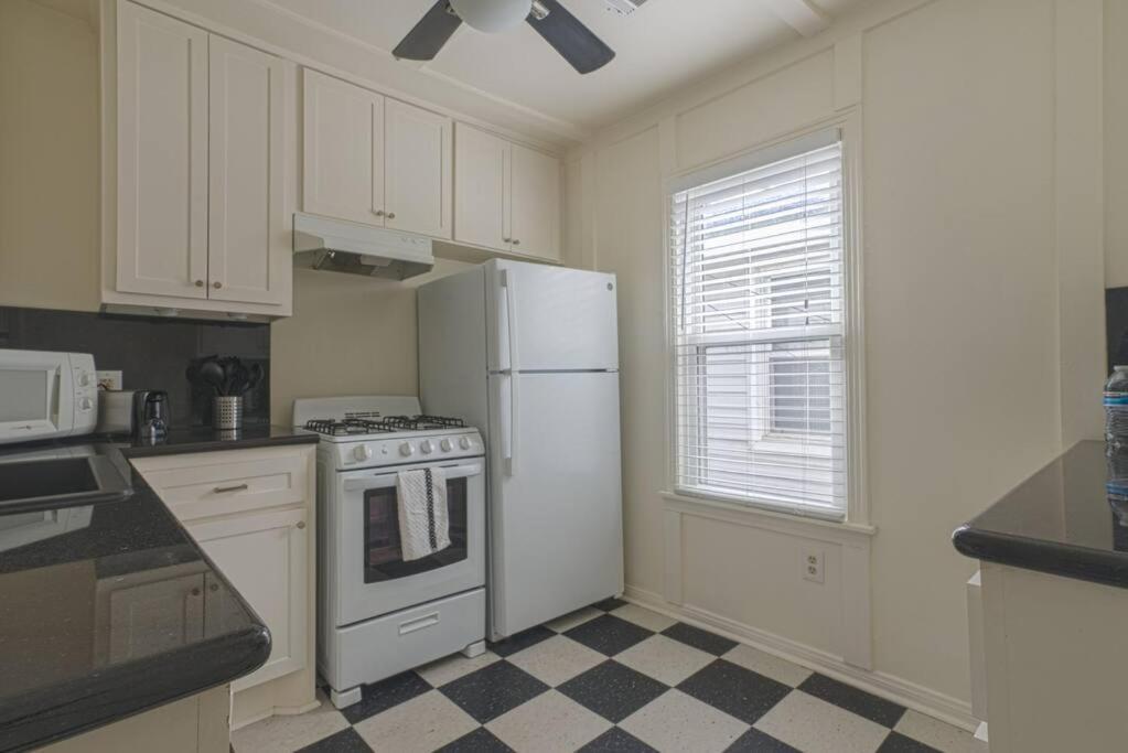 Stylish W Texas Flair Apt Close To Med Ctr Nrg Downtown Daire Houston